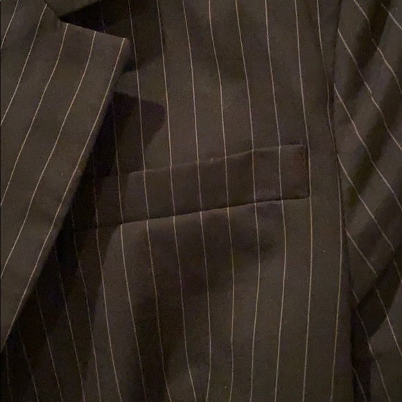Pin stripe kick pleat blazer - Picture 3 of 9